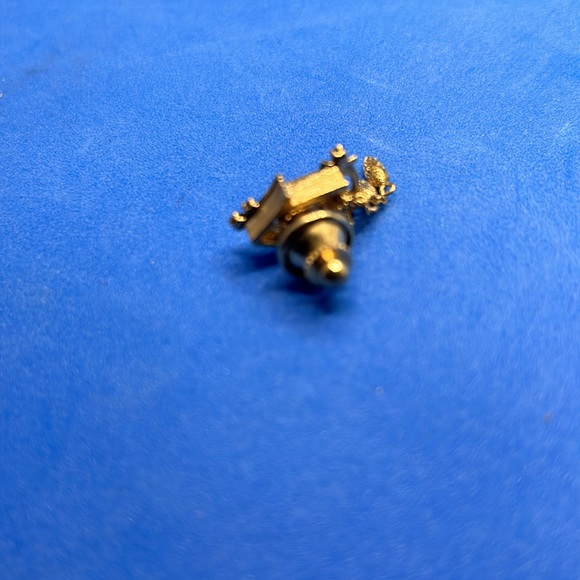 Avon Vtg. Coo Coo Clock tie tac pin. - Picture 8 of 13